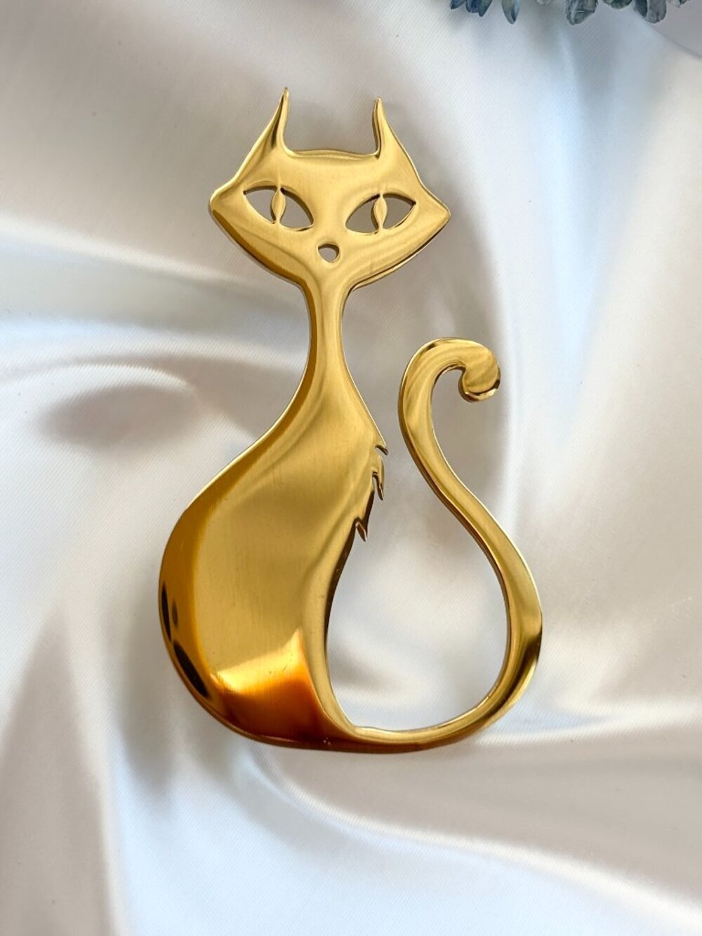 Kitten Cat Kitty Gold Toned Minimalist Cute Figural Brooch Pin - Picture 4 of 10